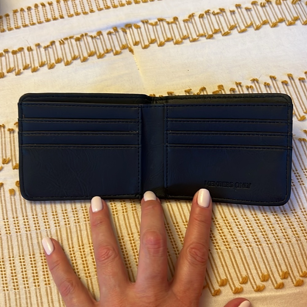 Members Only - Members Only Logo
Wallet - Picture 4 of 5